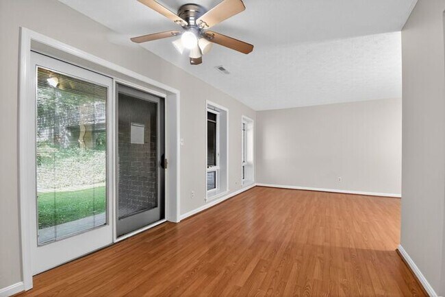 Foto del edificio - 23252 Chestnut Oak Ct