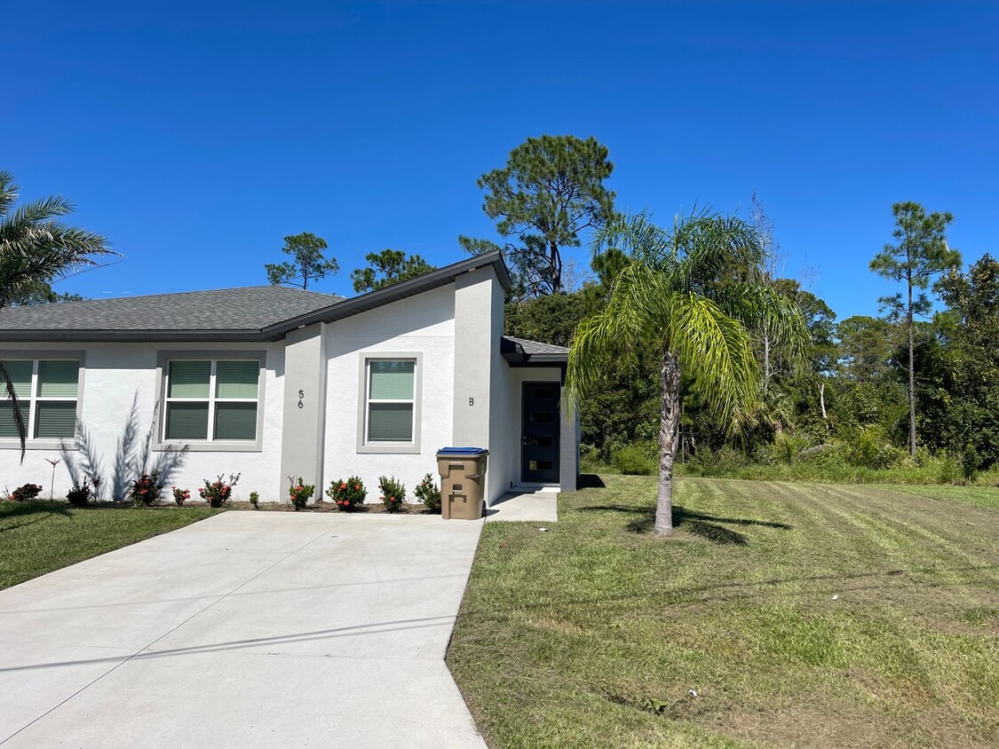 Foto principal - 3 Bedroom, 2 Bathroom Home in Poinciana!!