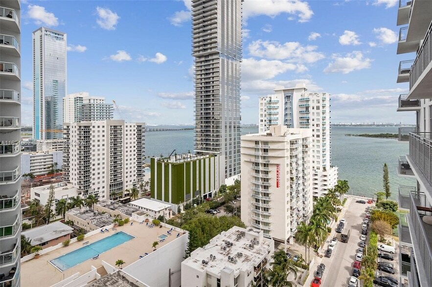 Primary Photo - 2150 N Bayshore Drive Unit 2209