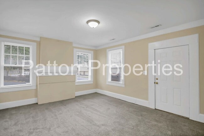 Building Photo - Five Points Home