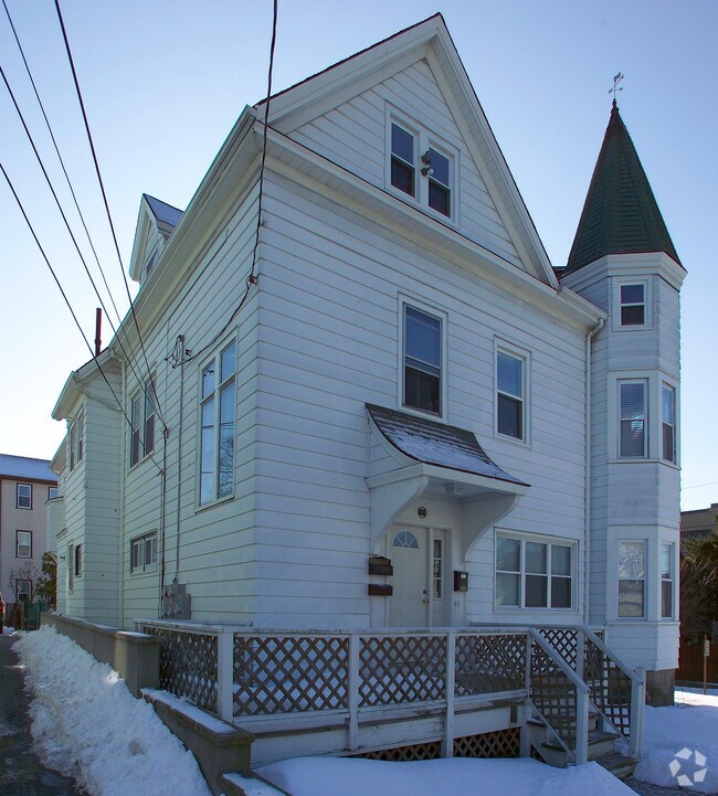 909 Middle St, Fall River, MA 02721 Apartments Fall River, MA