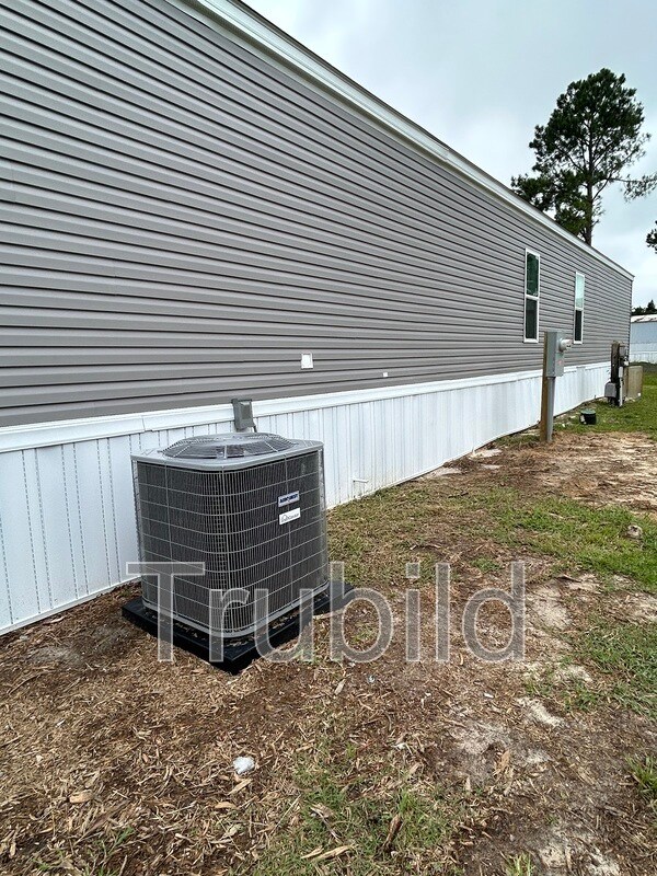 Building Photo - 205a Sussex Dr