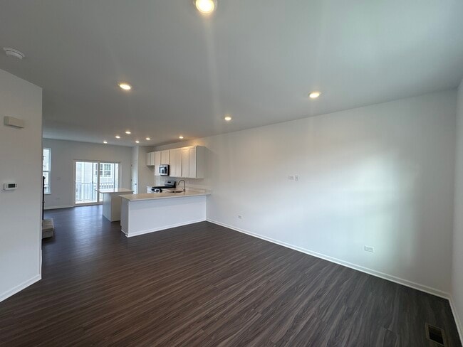 Building Photo - 25636 W Yorkshire Dr