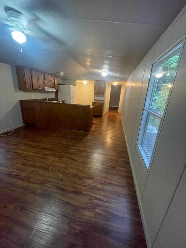 Foto del edificio - 574 Peach Orchard Rd