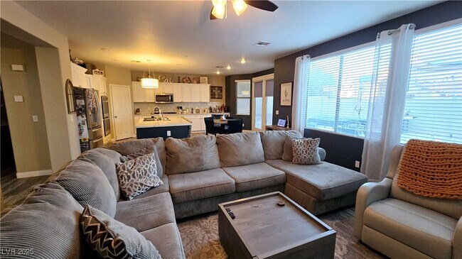 Foto del edificio - 9195 Arbor Glen St