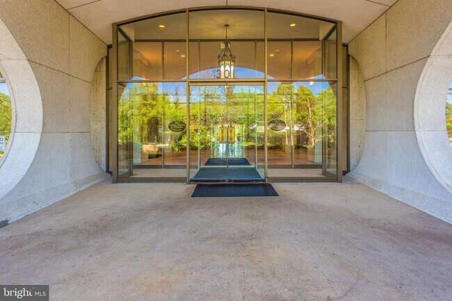 Foto del edificio - 301 N Beauregard St