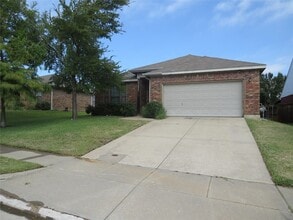Building Photo - 2821 Hilcroft Ave