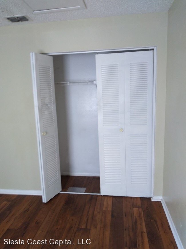 Foto del edificio - 2 br, 1 bath House - 6827 Porter Rd, Unit 6