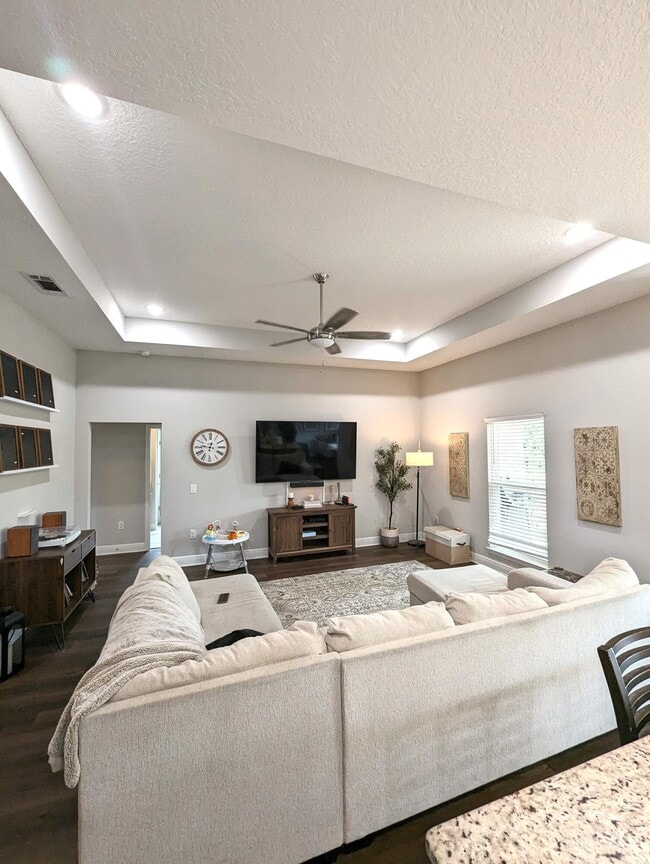 Building Photo - 1609 Ponderosa Dr