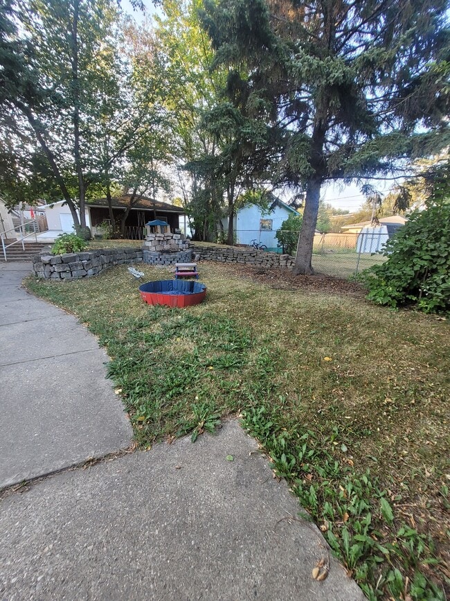 Photo du bâtiment - St. Albert 1 bed. Basement  and Pet Friendly!