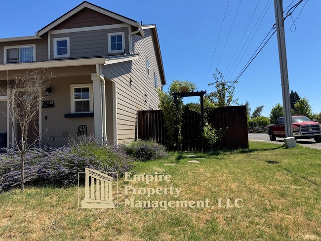 Foto del edificio - 618 Pine Ct