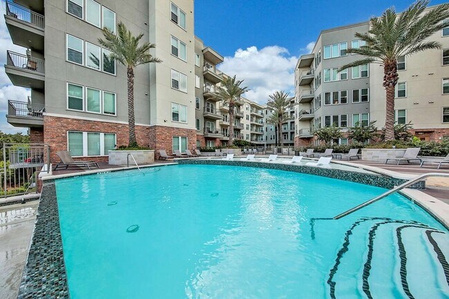 Foto del edificio - 150 W Sam Houston Pkwy N