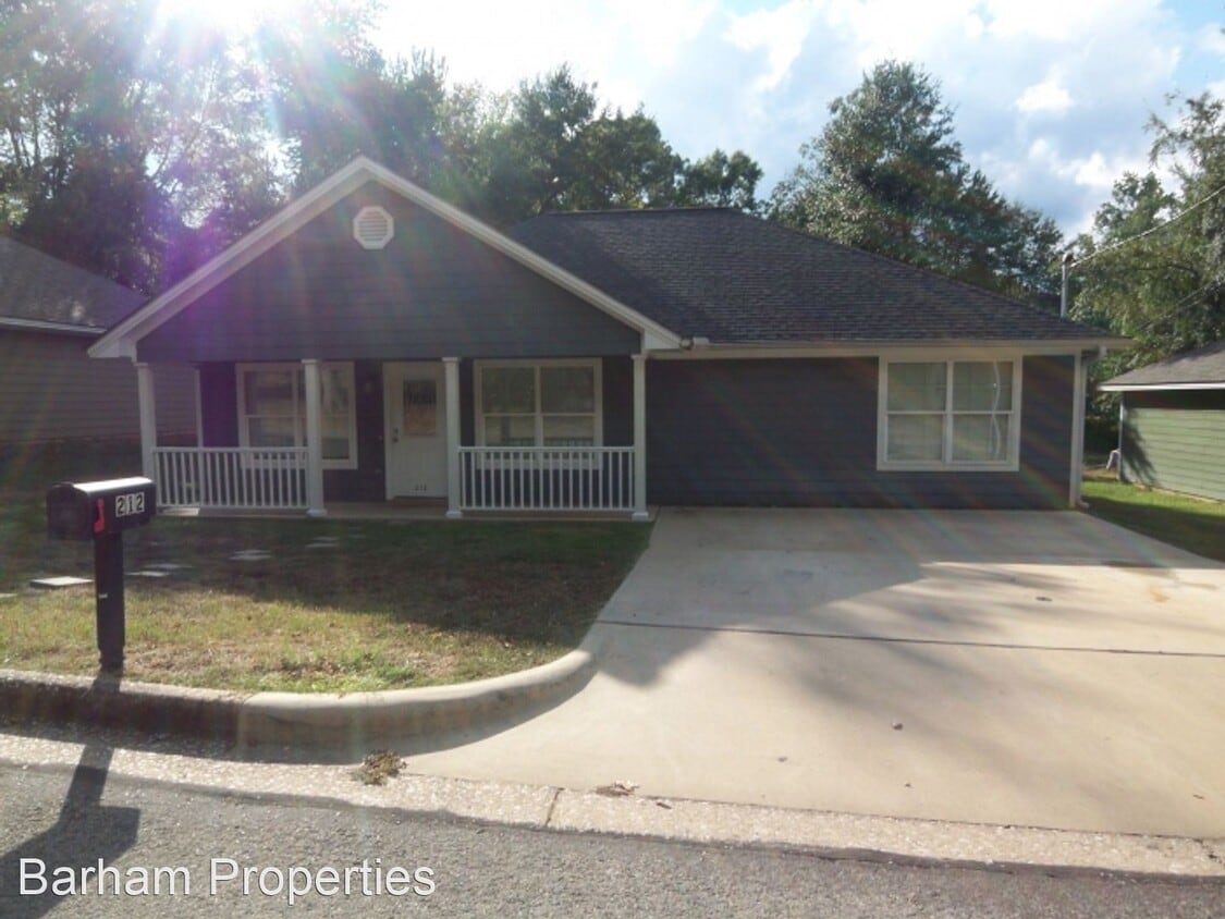 Primary Photo - 3 br, 2 bath House - 212 Scarborough St