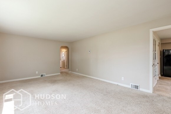 Building Photo - AVAILABLE NOW! - 4001 Tallmadge Road, Root...