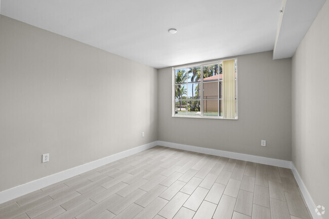 1BR, 1BA - 751SF - Bedroom - Vista Verde at Coconut Creek