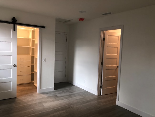 Building Photo - 204 Olive Pl
