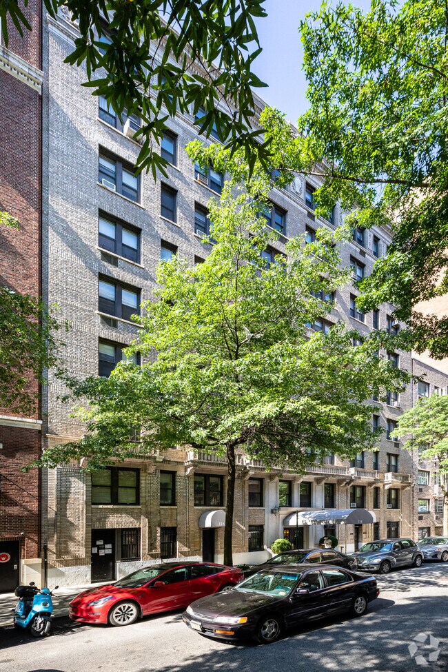 Vista desde la calle - 114-116 E 84th St