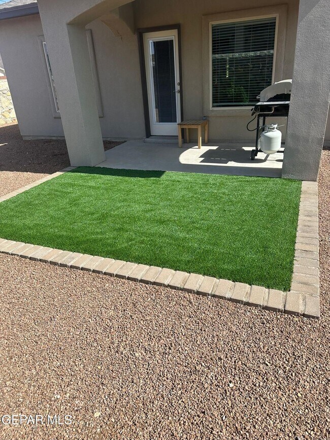 Building Photo - 14700 Harry Flournoy Ave