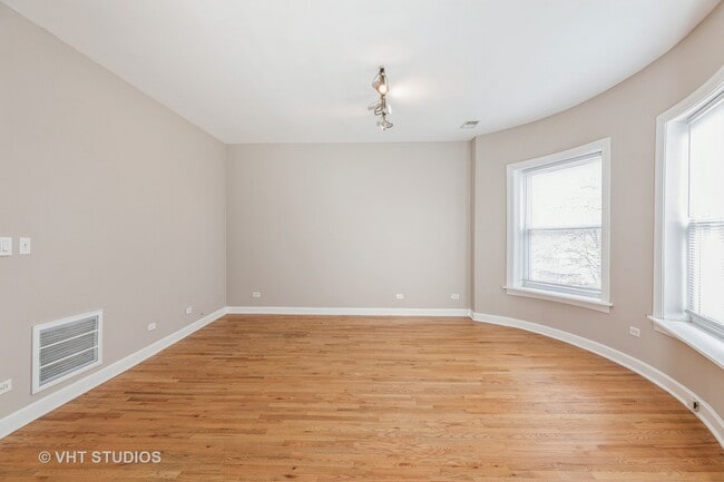 Building Photo - 509 E 44th St