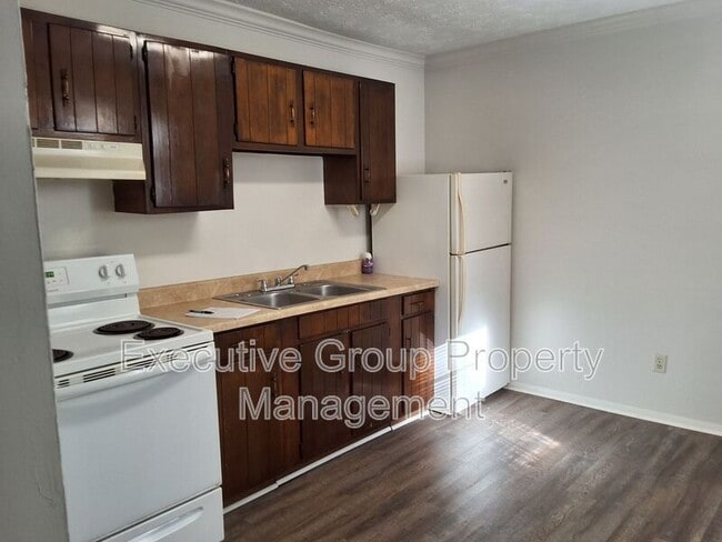 Building Photo - 1090-4 Evelyn Drive