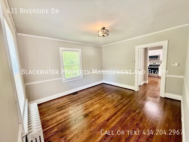 Building Photo - 431 Riverside Dr