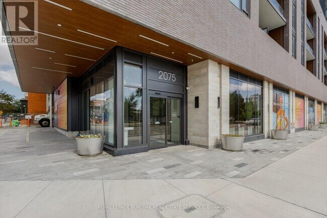 Building Photo - 2075 Lakeshore Rd.