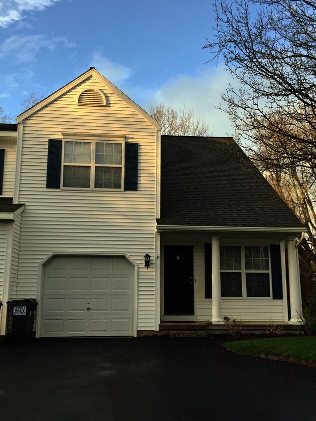 5 Bunker Ln, Schenectady, NY 12309 Townhome Rentals in Schenectady NY