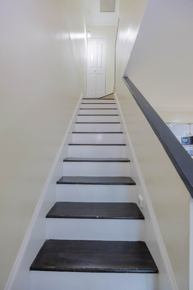 Foto del edificio - 8325 Fairway Rd