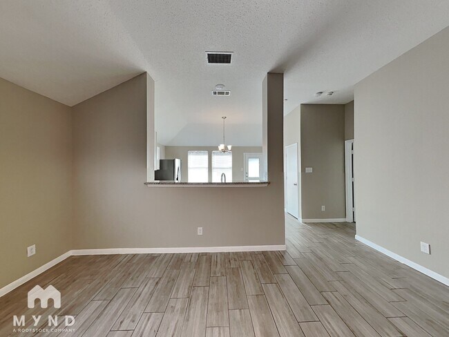 Foto del edificio - 1224 Mockingbird Dr