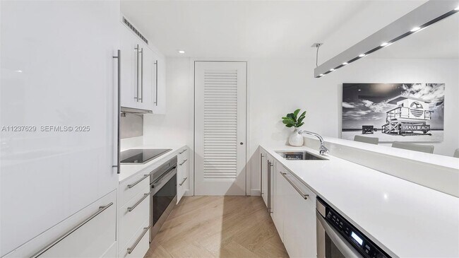 Foto del edificio - 2201 Collins Ave