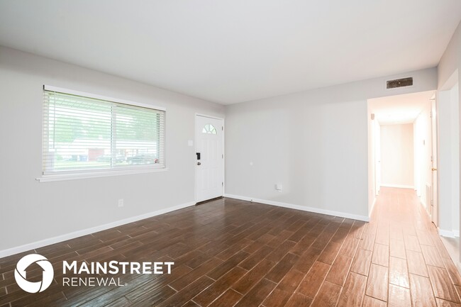 Building Photo - 710 Lexington Park