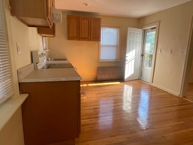 Foto del edificio - 79A N Warren Ave