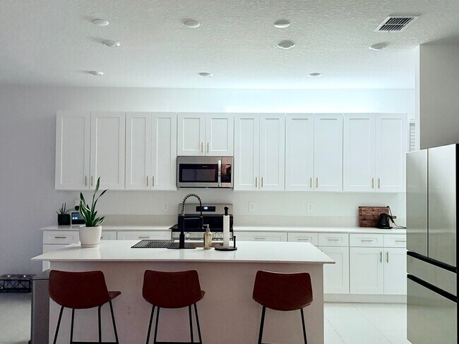 Foto del edificio - 1744 Rider Rain Ln