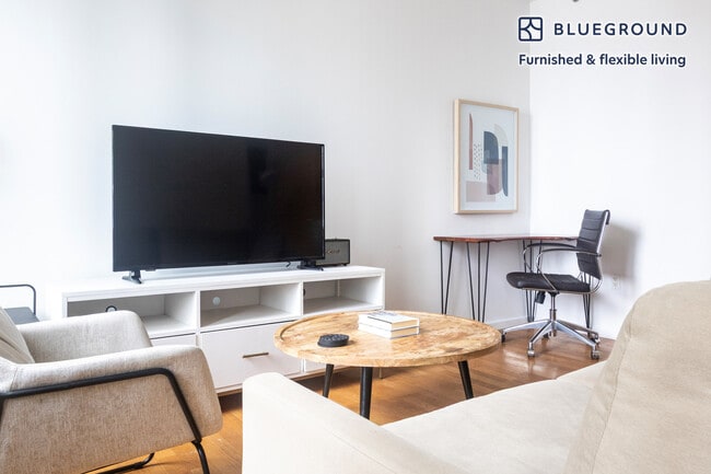 Foto del edificio - 635 W 42nd St