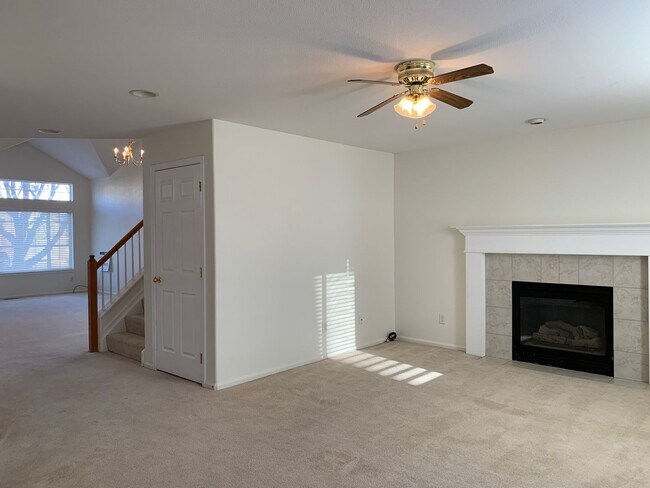 Building Photo - 1615 Red Mountain Dr