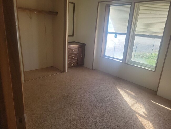 Building Photo - 2 Bedroom, 2 Bathroom Trailer House For Rent