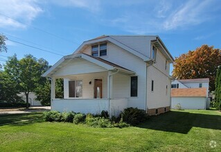 Building Photo - 824 Manitowoc St