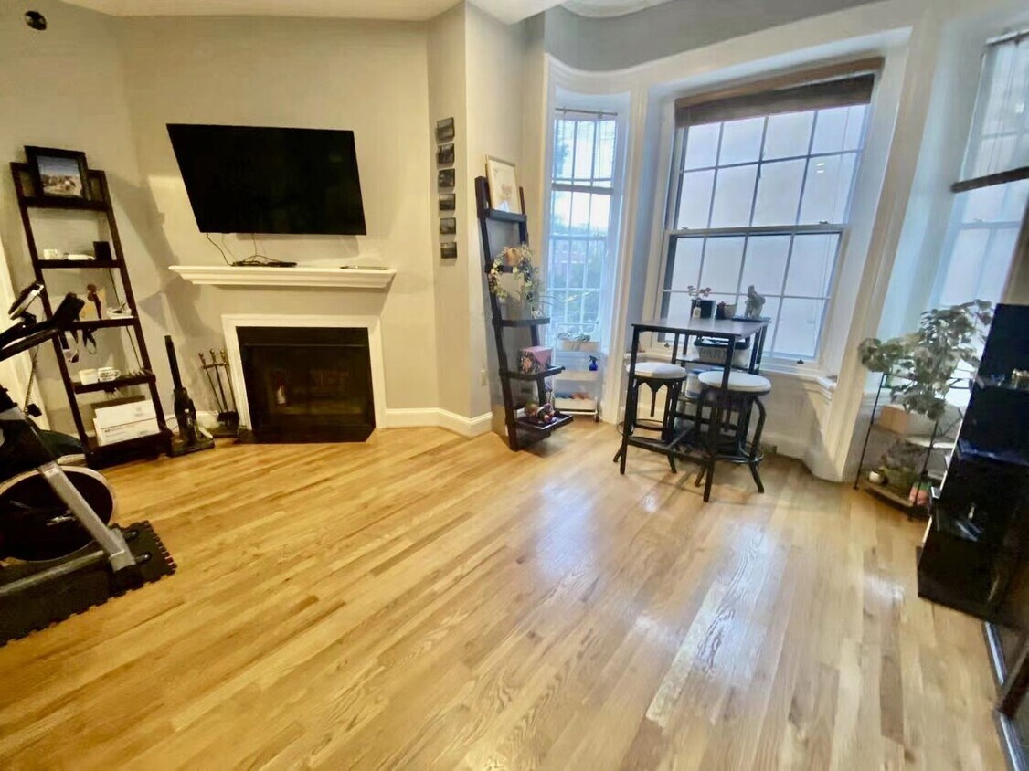 Primary Photo - Beautiful 1-Bedroom Apartment in Fairmount...