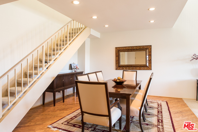Beautifully spacious Dining Room - 5236 Yarmouth Ave