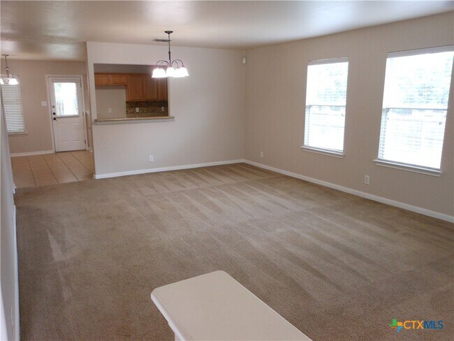 Building Photo - 312 Sparrow