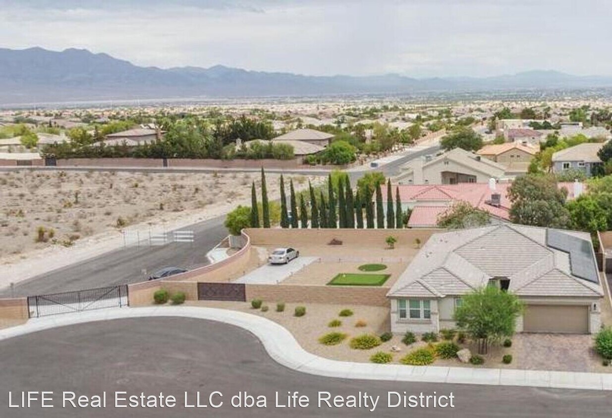 3 br, 2.5 bath House 7080 Lakota Summit Ct. House for Rent in Las