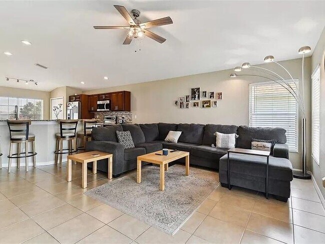 Foto del edificio - Home for rent in Riverview