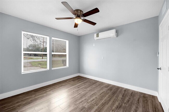 Foto del edificio - 1214 Southgate Dr