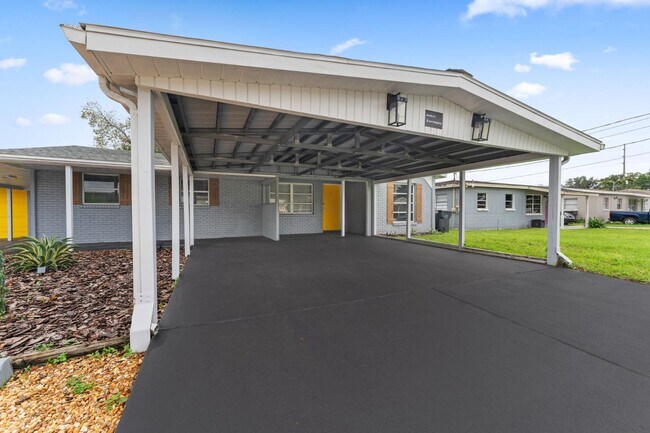 Photo - 7513 N Cortez St Apartment