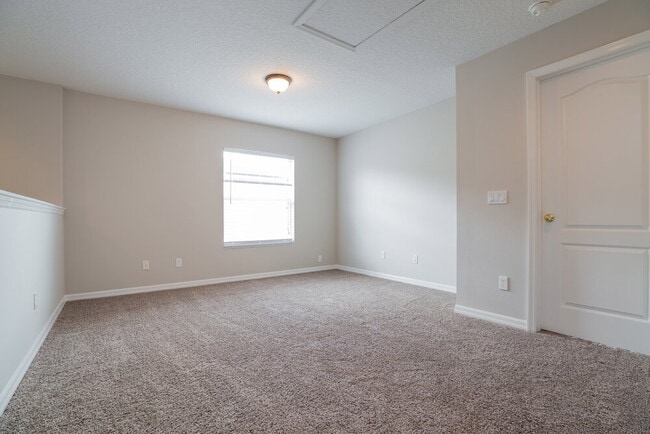 Building Photo - 1725 Portcastle Cir