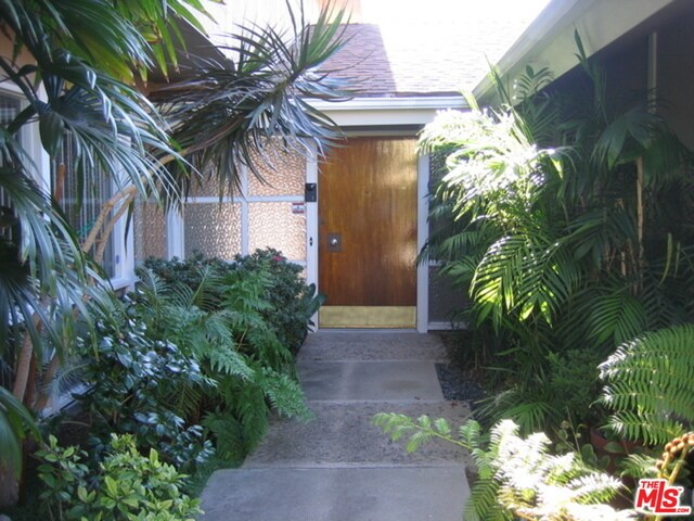 Building Photo - 5040 W 58th Pl