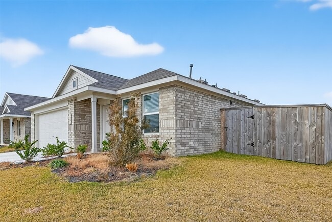 Building Photo - 3302 Hereford Dr