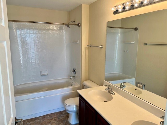 Foto del edificio - 238 E Irving Park Rd