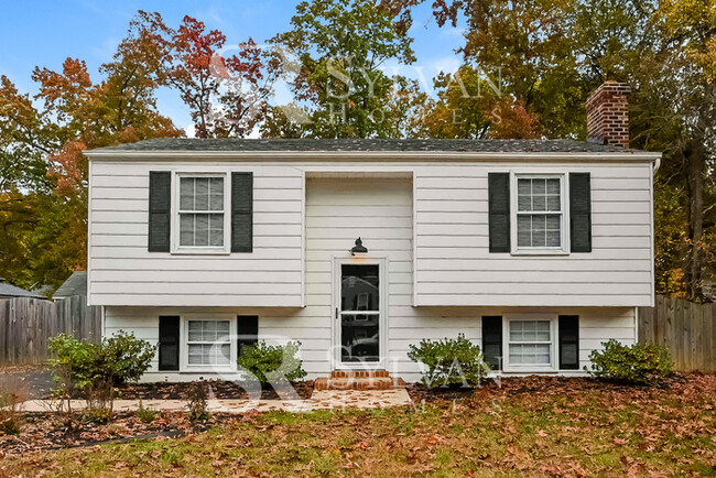 Building Photo - Your dream home awaits