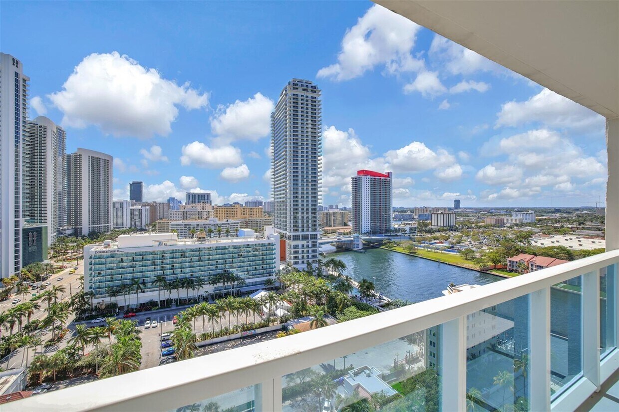 Primary Photo - 3800 S Ocean Dr